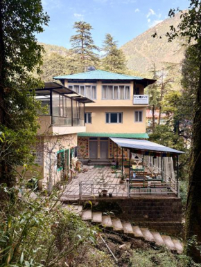 Eevolve Dharamkot - An Eco Hostel